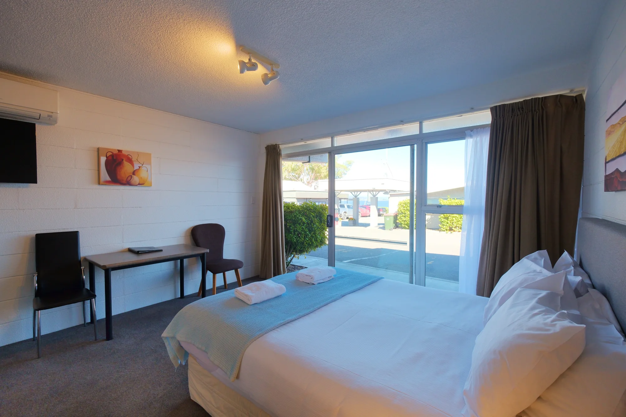 Two Bedroom Apartment at Twin Peaks · view 2